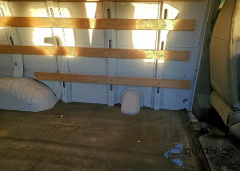 2022 Chevrolet Express G2500 z USA, uszkodzony, nr VIN 1GCWGAFP7N1252118